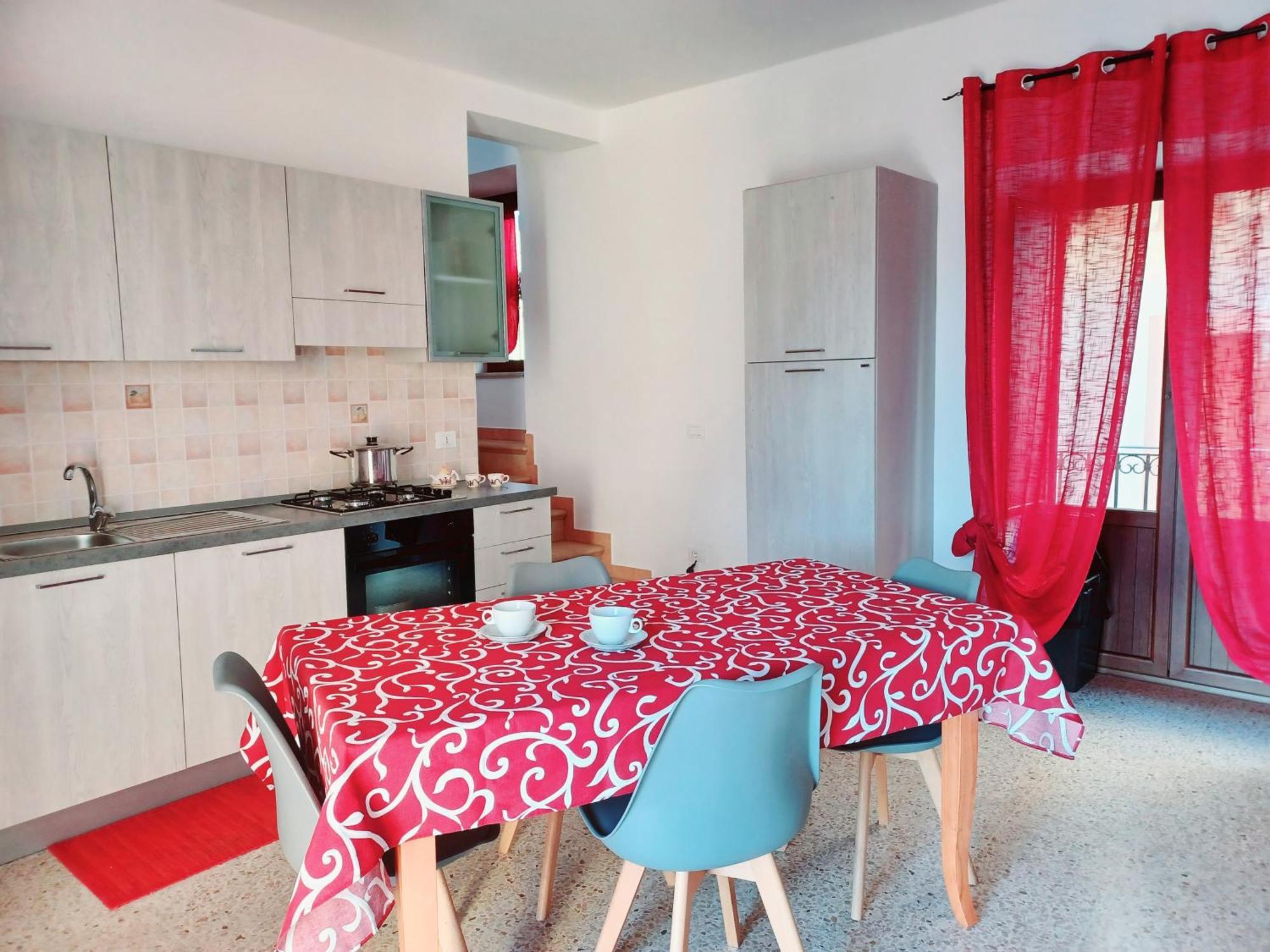 Un Oblo Sul Mare Apartment Сан Лучидо Стая снимка